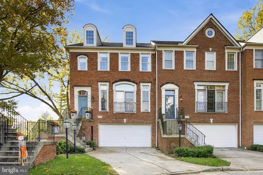 10013 Blake Ln, Oakton, VA 22124 - #3