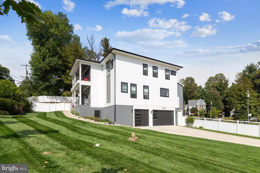 7208 Michael Pl, Falls Church, VA 22046 - #2