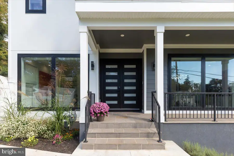 7208 Michael Pl, Falls Church, VA 22046 - #3