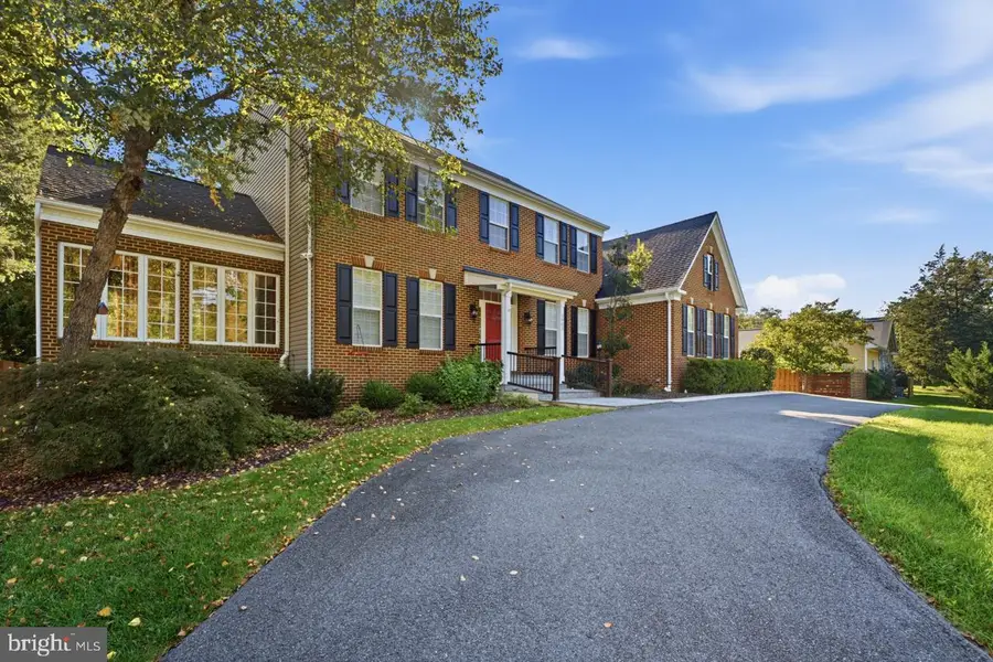 3905 Colonial Ave, Alexandria, VA 22309 - #3