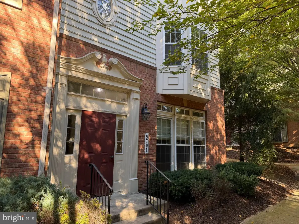 5701 Callcott Way, Alexandria, VA 22312 - #1