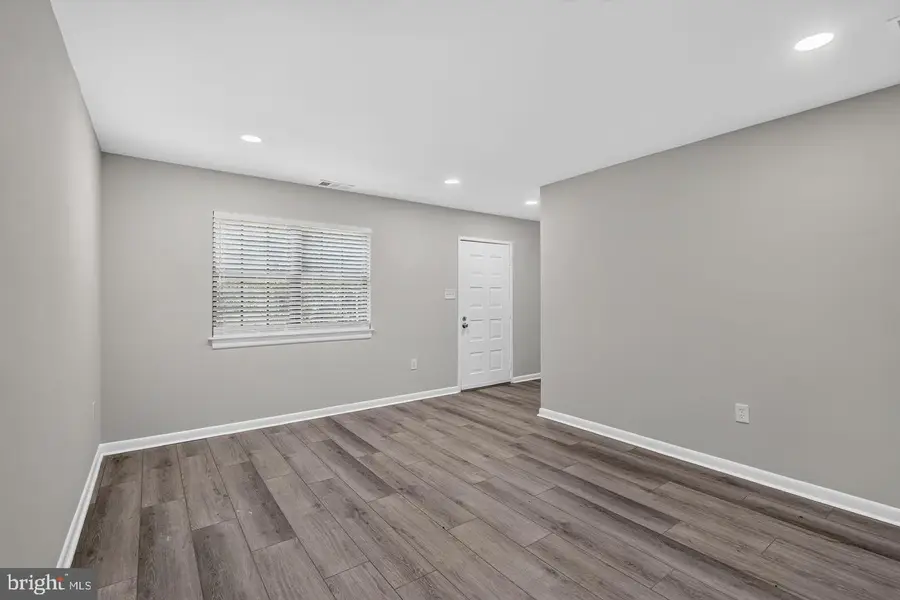 2006 Headlands Cir, Reston, VA 20191 - #2