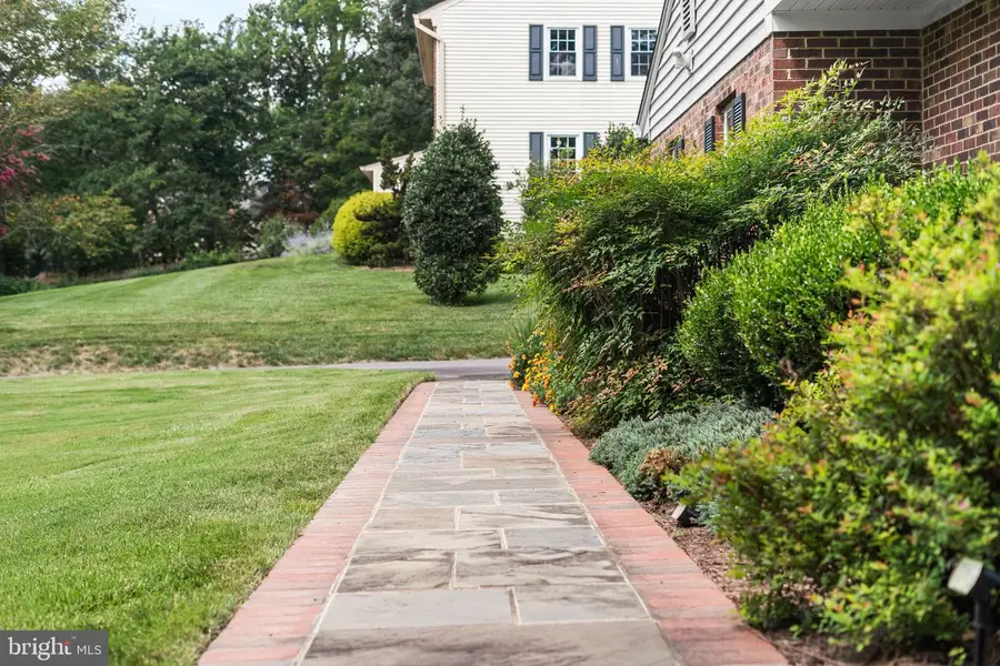 2802 Center Ridge Dr, Oakton, VA 22124 - #3