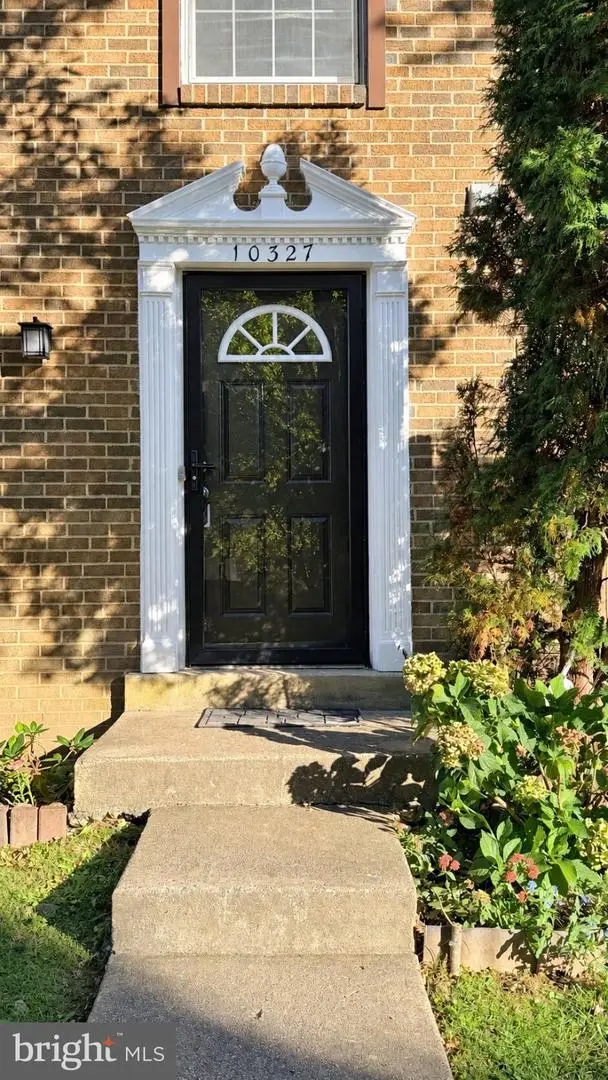 10327 Granite Creek Ln, Oakton, VA 22124 - #3