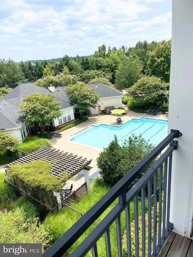 3810 Lightfoot St #411, Chantilly, VA 20151 - #3