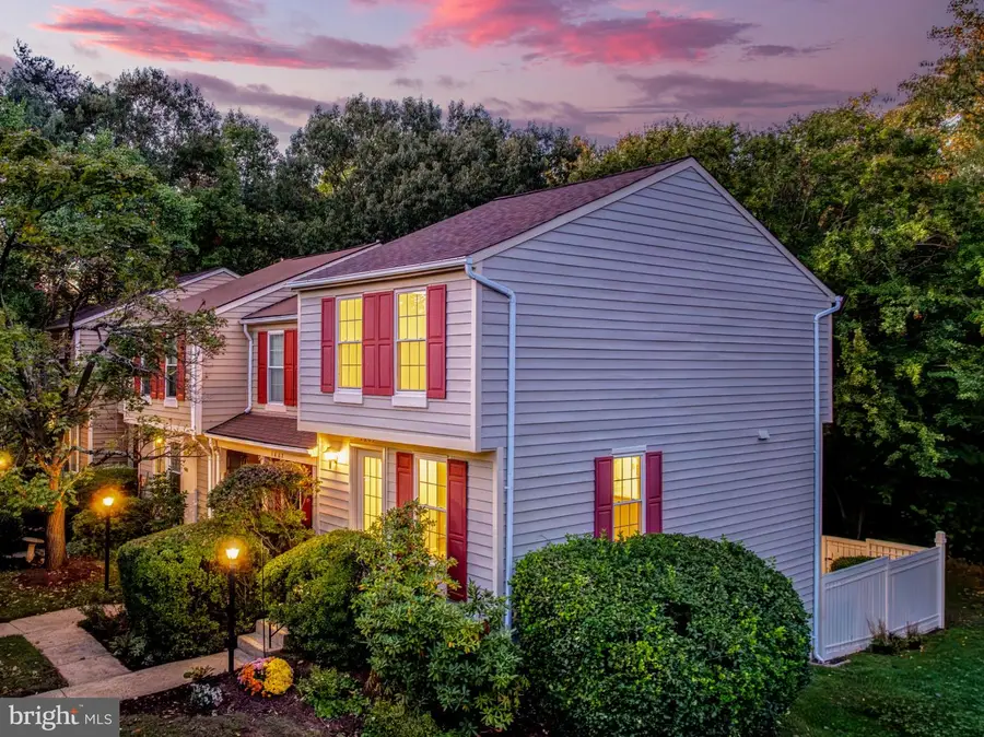 1609 Fieldthorn Dr, Reston, VA 20194 - #3