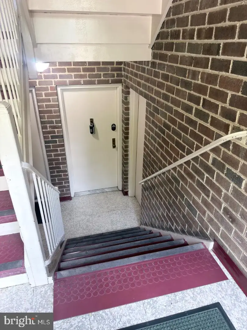 9709 Kings Crown Ct #2, Fairfax, VA 22031 - #2
