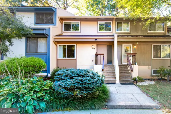 2218 White Cornus Ln, RESTON, VA 20191