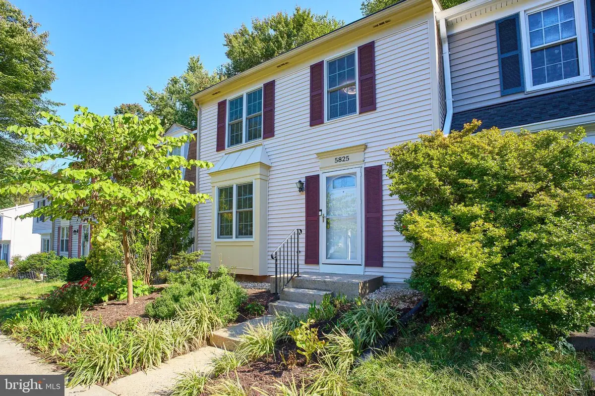 5825 Apple Wood Ln, Burke, VA 22015 - #1