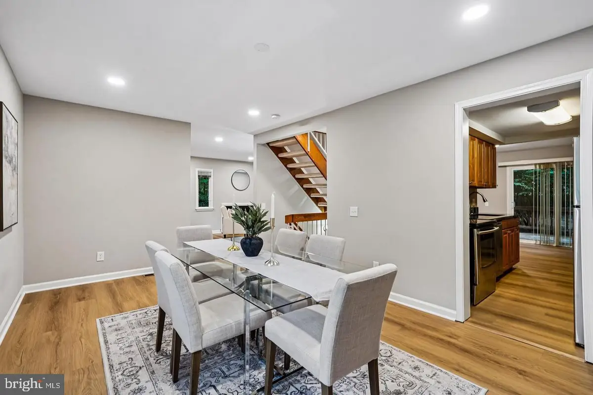 1537 Park Glen Ct, Reston, VA 20190 - #1