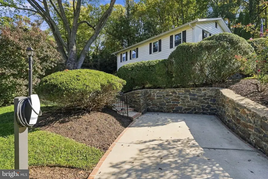 3907 Forest Grove Dr, Annandale, VA 22003 - #2