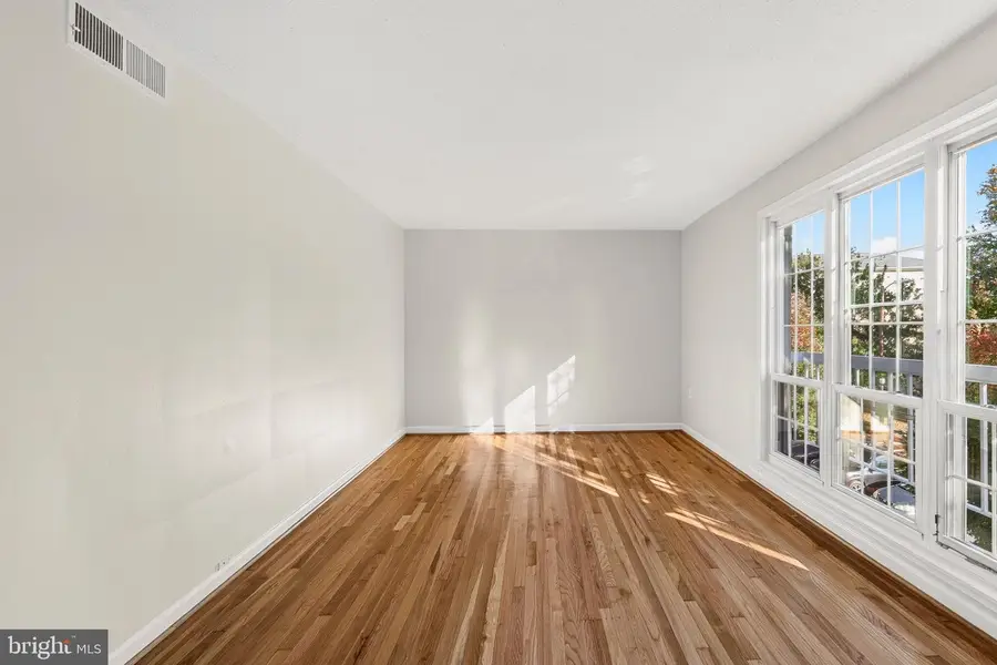 2901 Willston Pl #202, Falls Church, VA 22044 - #2