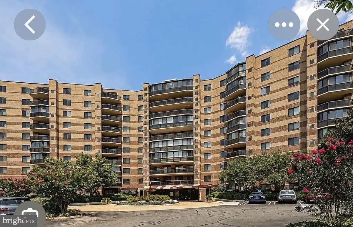 8350 Greensboro Dr #424, McLean, VA 22102 - #1