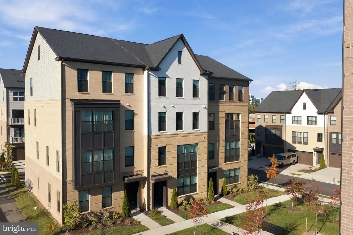 4906 Longmire Way #22, Chantilly, VA 20151 - #1