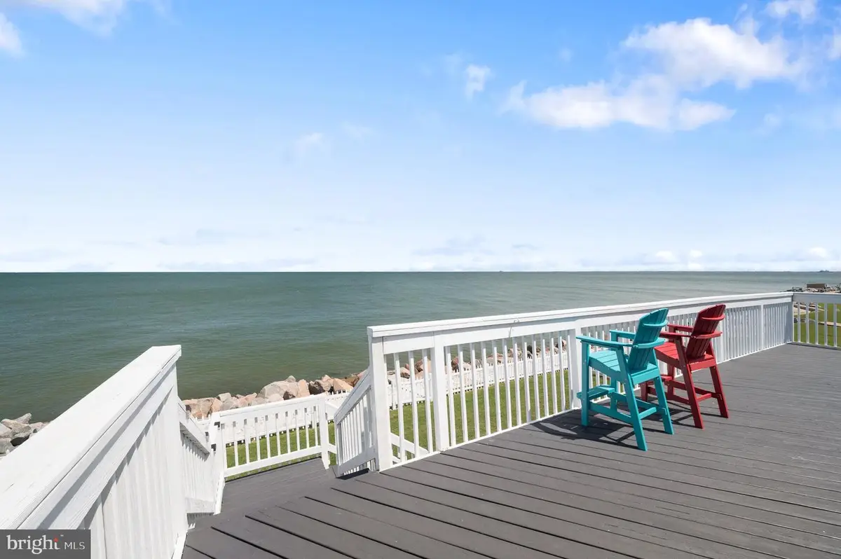 106 Lighthouse Dr, Hampton, VA 23664 - #1