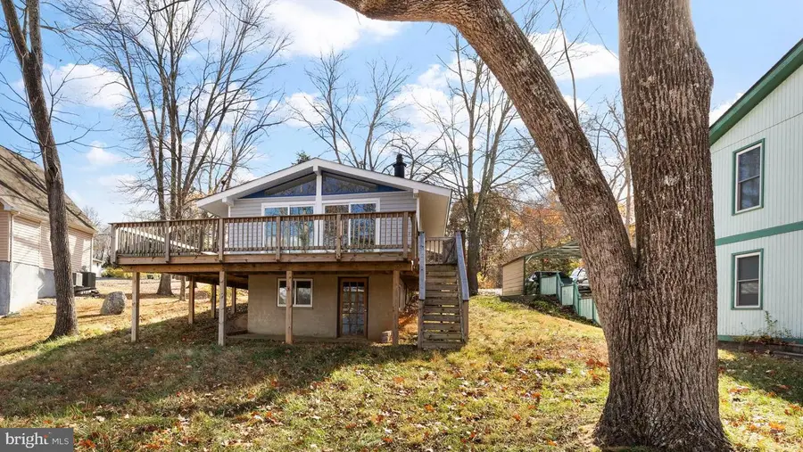 1262 S Lakeshore Dr, Louisa, VA 23093 - Image #2