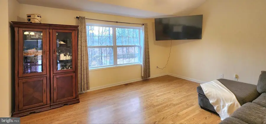 195 Shannon Glen Dr, Louisa, VA 23093 - Image #3