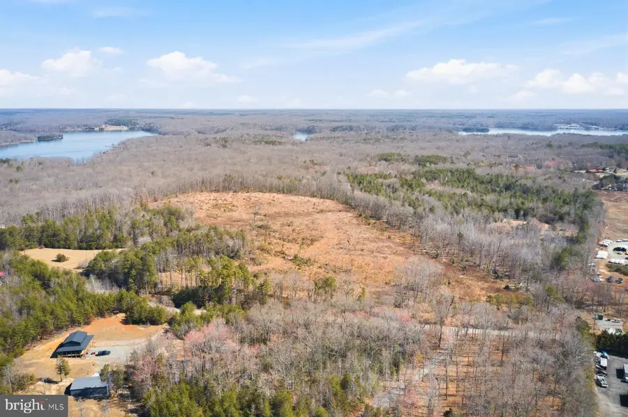 402 Oak Grove Dr, Mineral, VA 23117 - #2