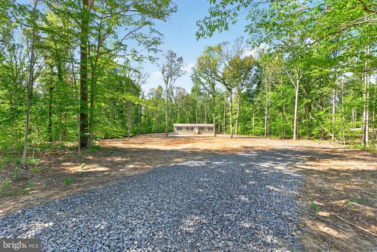 302 Raccoon Ln, Louisa, VA 23093 - #1