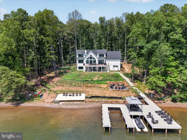 800 Carrs Bridge, BUMPASS, VA 23024