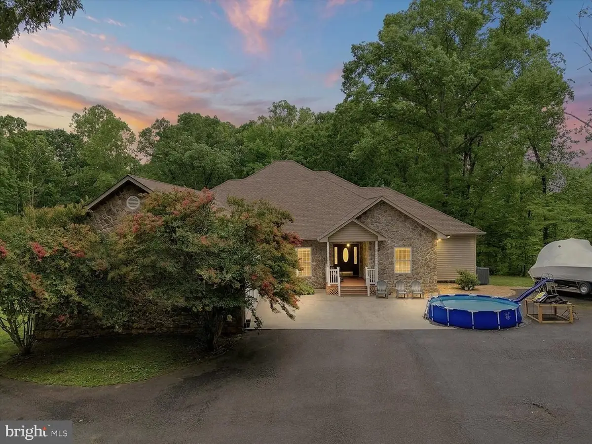 520 Oak Grove Dr, Mineral, VA 23117 - #1