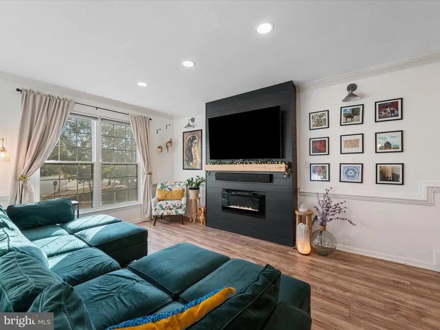 44005 Gala Cir, Ashburn, VA 20147 - Image #2