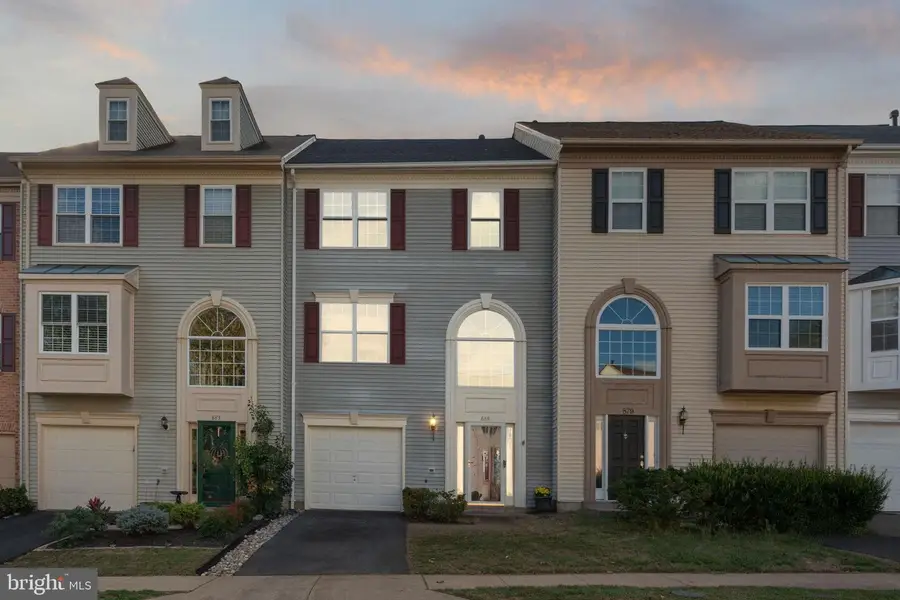 881 Tall Oaks Sq Se, Leesburg, VA 20175 - Image #2