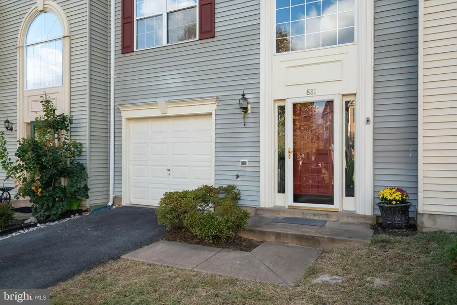 881 Tall Oaks Sq Se, Leesburg, VA 20175 - Image #3