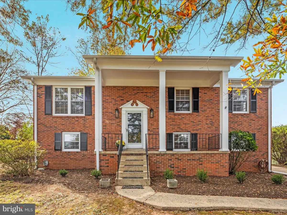 417 Old Waterford Rd Nw, Leesburg, VA 20176 - Image #1