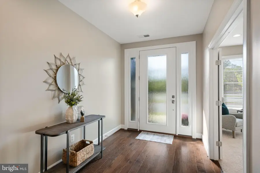 20396 Roslindale Dr, Ashburn, VA 20147 - Image #2