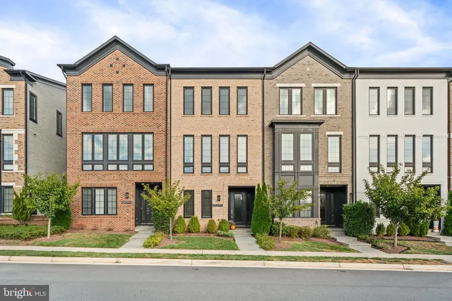 20396 Roslindale Dr, Ashburn, VA 20147 - Image #3