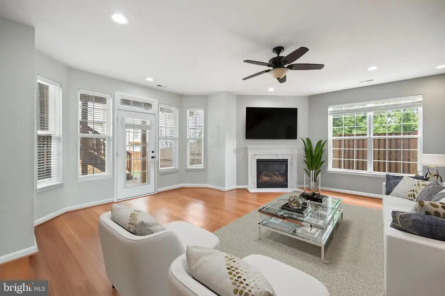 24687 Kings Canyon Sq, Aldie, VA 20105 - Image #2