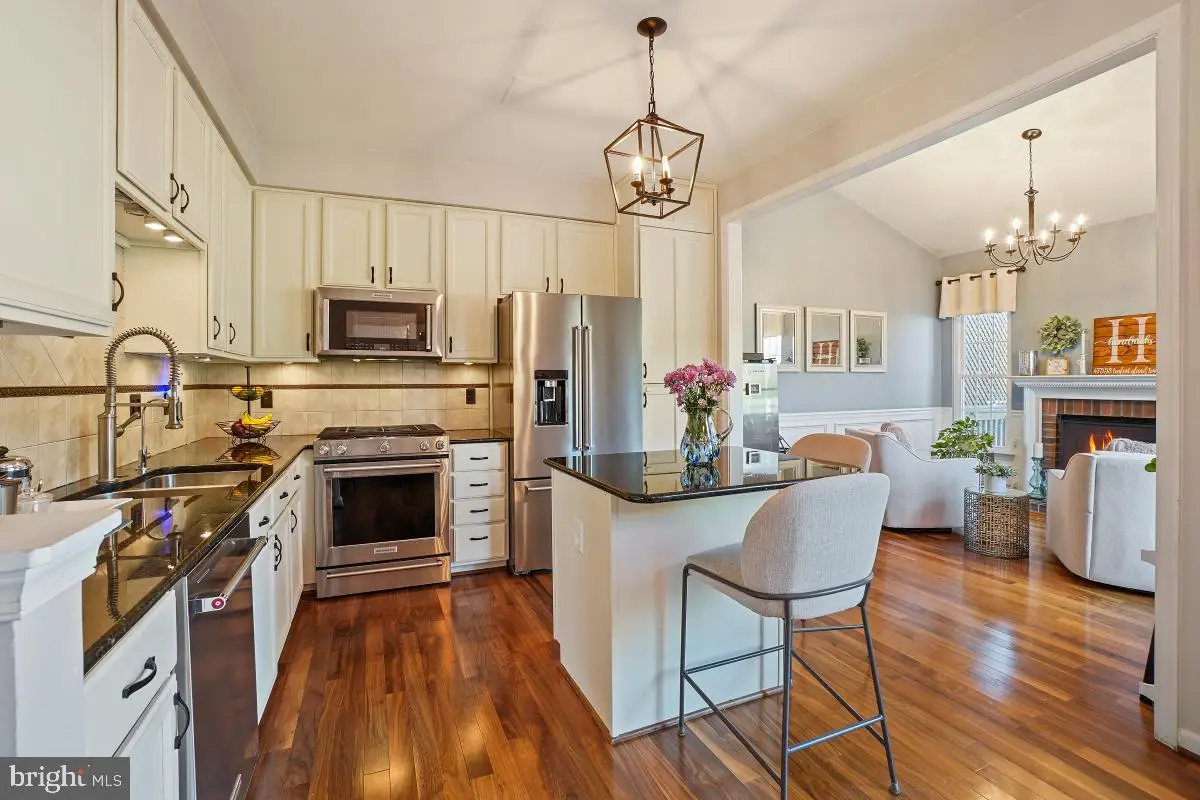 47558 Tenfoot Island Ter, Sterling, VA 20165 - Image #1