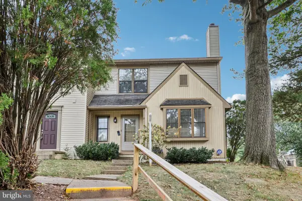 2 Berkeley Ct, STERLING, VA 20165