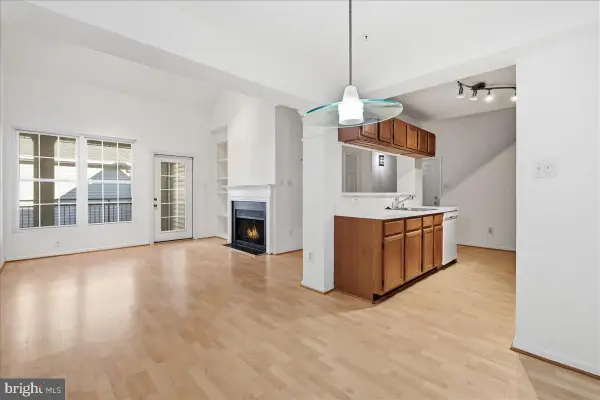 20419 Riverbend Sq #301, STERLING, VA 20165