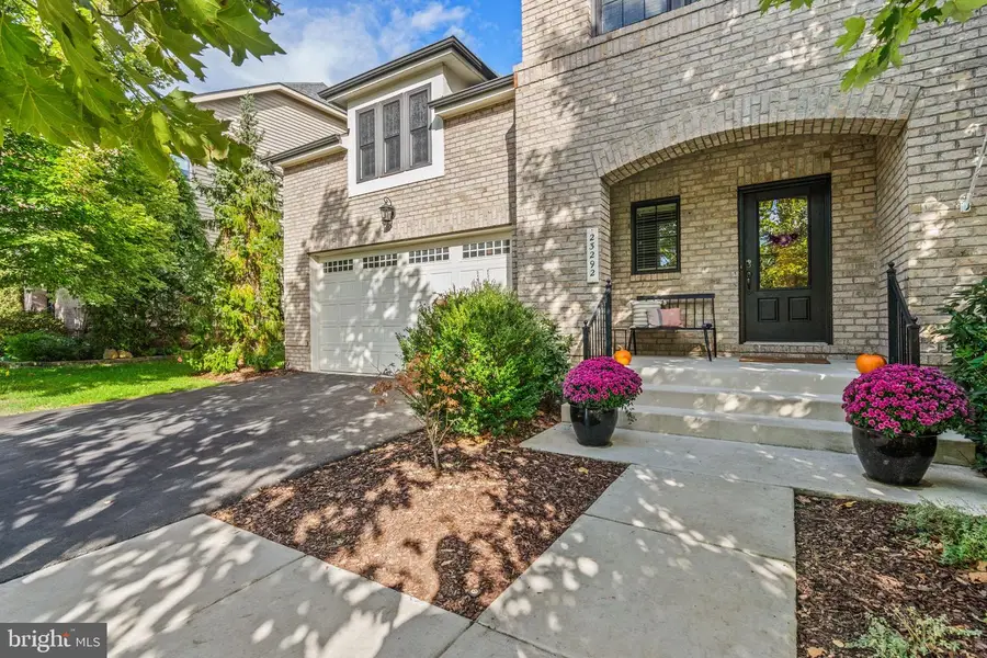 23292 April Mist Pl, Brambleton, VA 20148 - Image #2