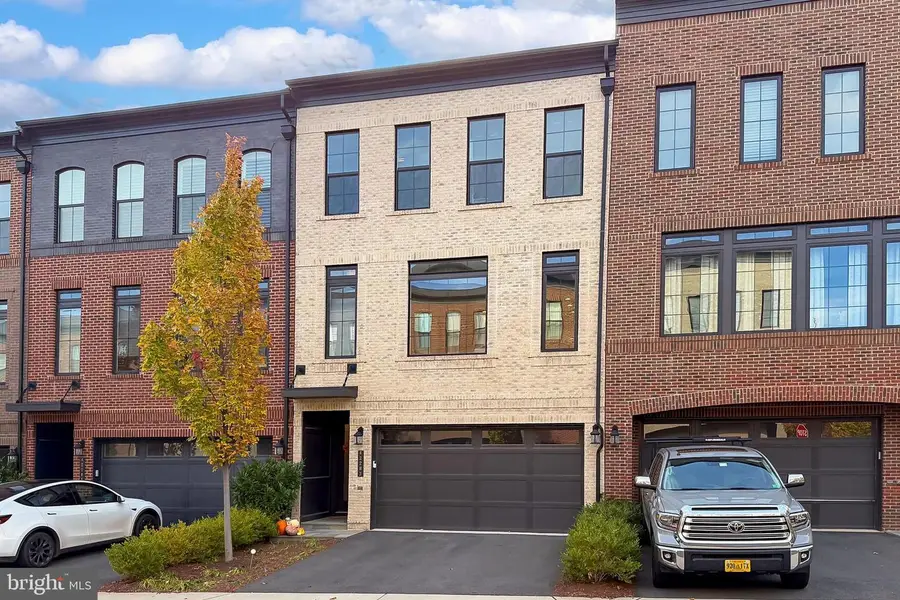 42283 Ashmead Ter, Brambleton, VA 20148 - Image #2