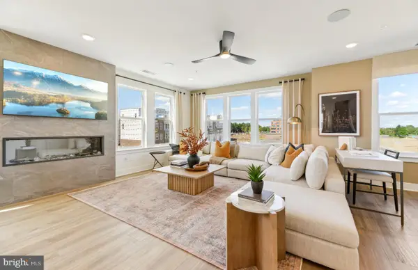 19842 Lavender Dust Sq, ASHBURN, VA 20147