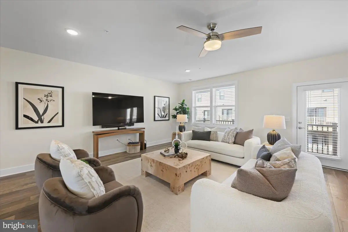 44840 Tiverton Sq, Ashburn, VA 20147 - #1