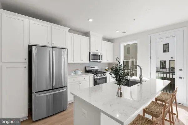 21744 Dollis Hill Ter, BROADLANDS, VA 20148