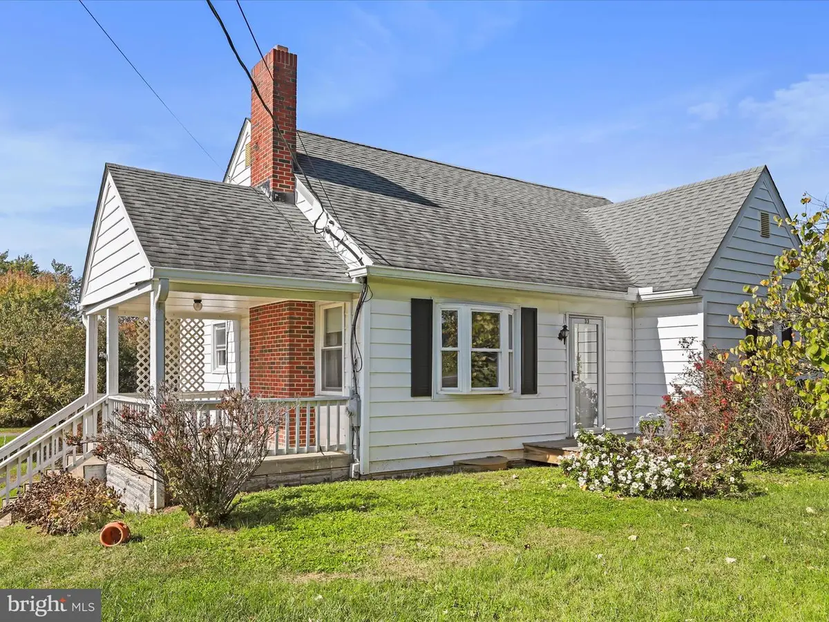 33 N Berlin Pike, Lovettsville, VA 20180 - Image #1