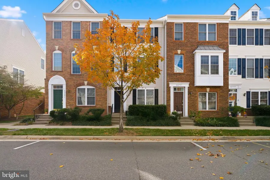 42799 Sykes Ter, Chantilly, VA 20152 - Image #2