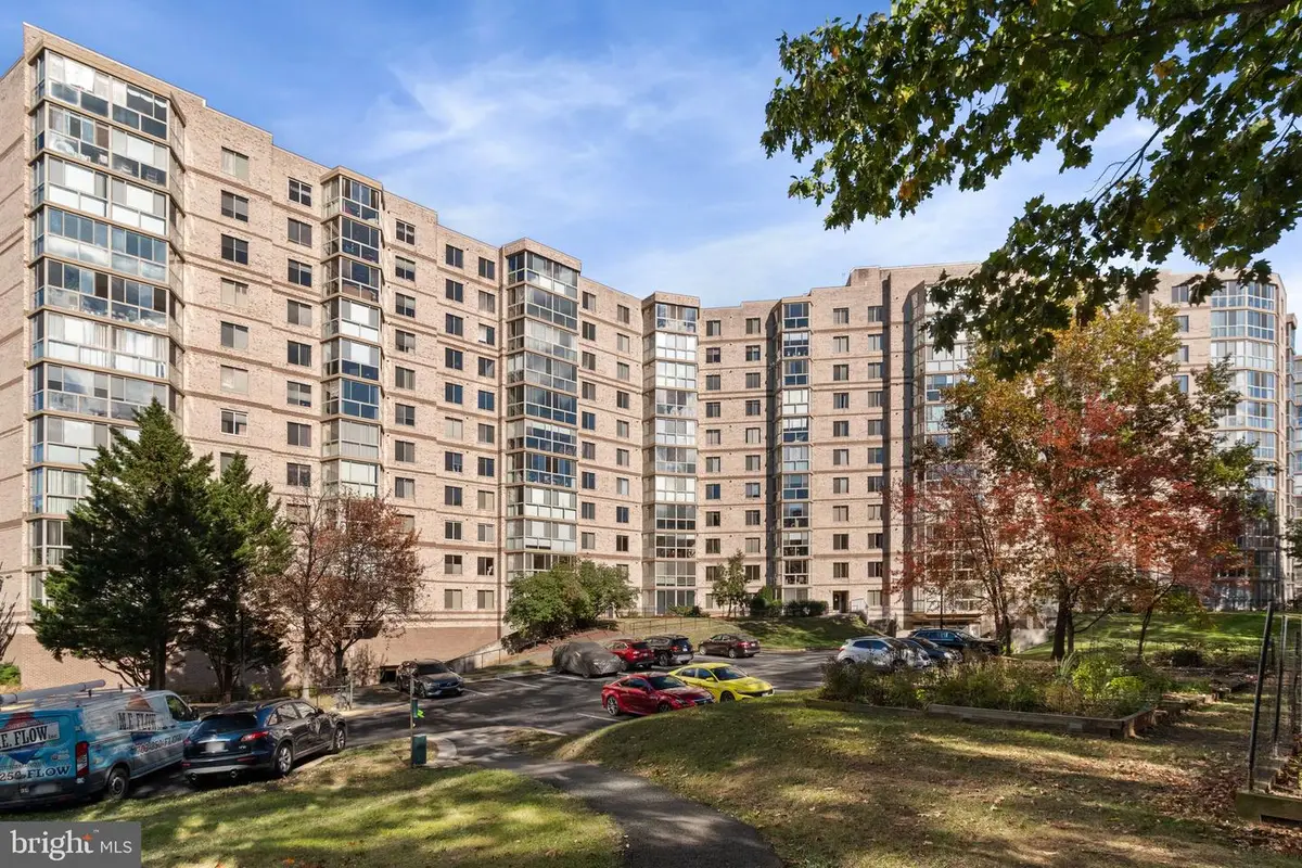 19385 Cypress Ridge Ter #415, Leesburg, VA 20176 - Image #1