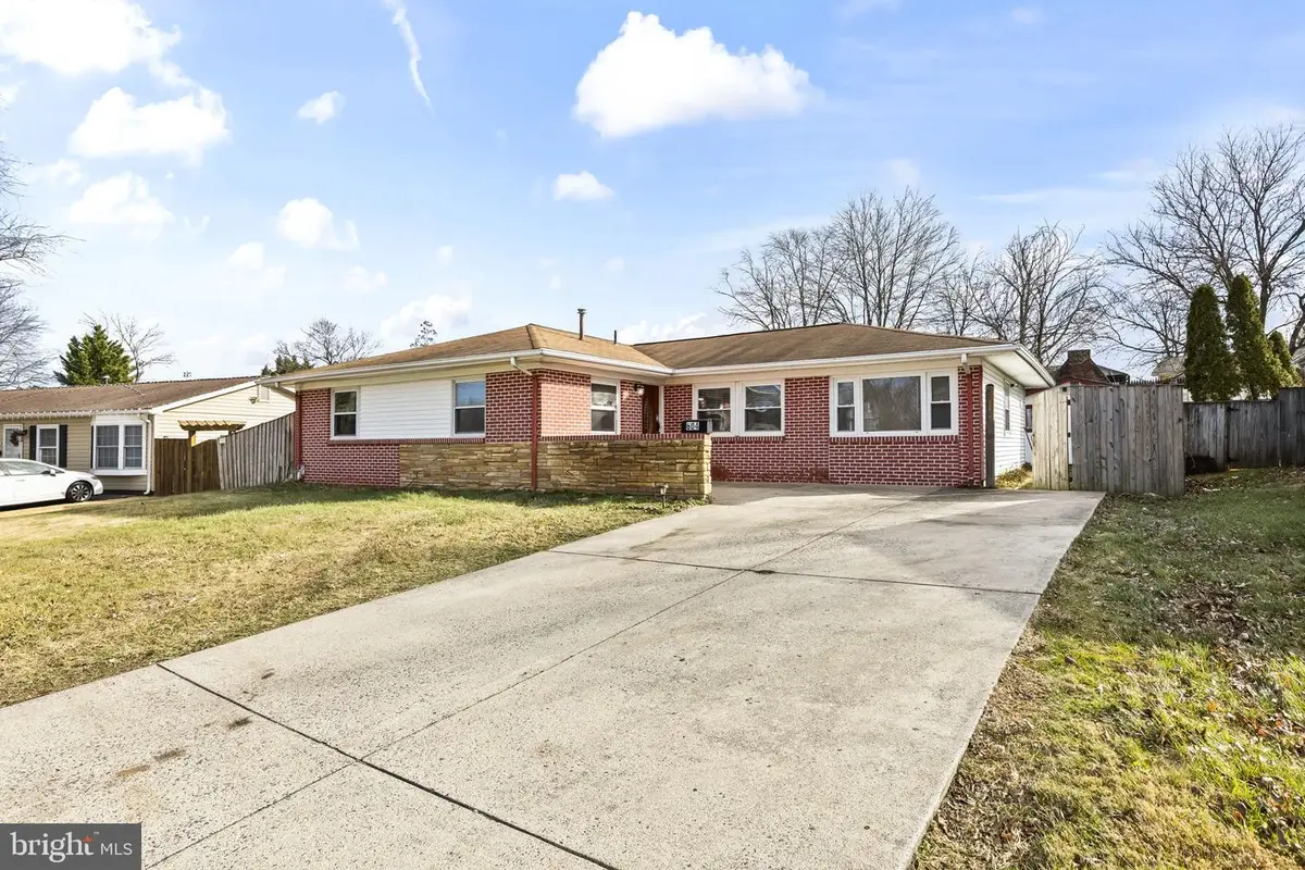 604 S Birch St S, Sterling, VA 20164 - Image #1