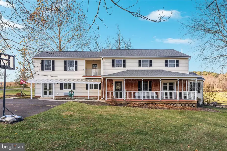 39704 Rickard Rd, Lovettsville, VA 20180 - Image #2