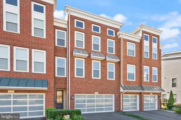 23491 Epperson Sq, BRAMBLETON, VA 20148