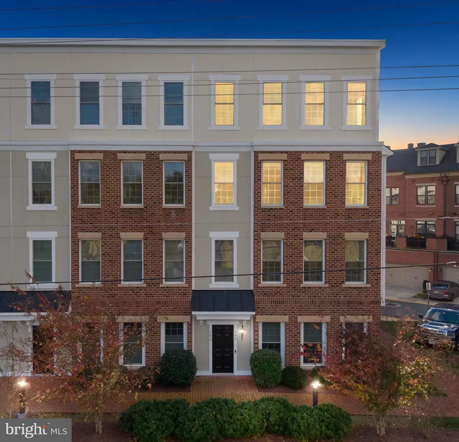 202 Murdoch Sq Se, Leesburg, VA 20175 - Image #2