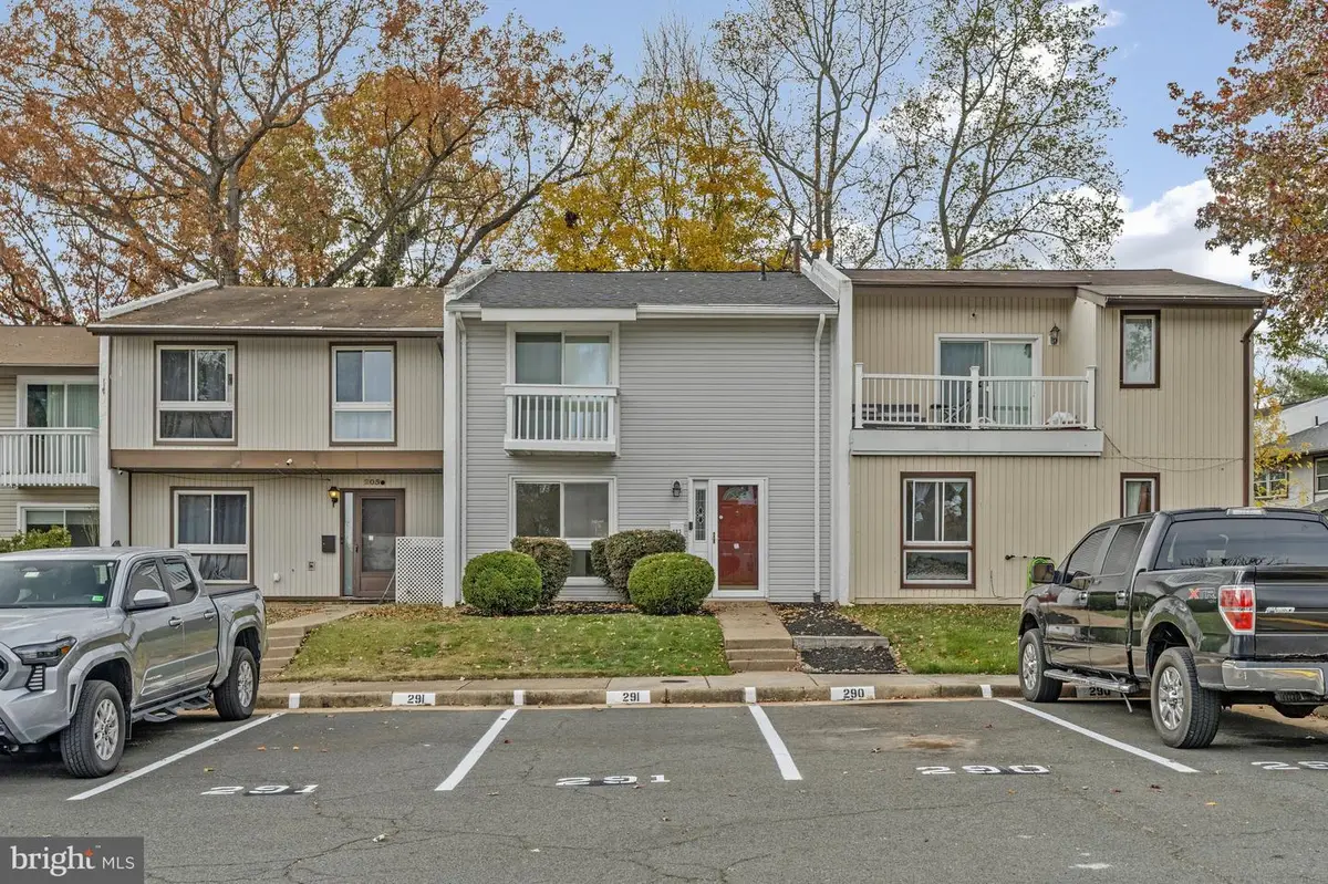 203 Greenfield Ct, Sterling, VA 20164 - Image #1