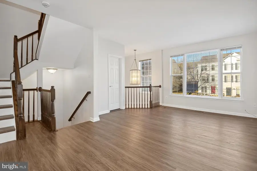 43017 Beachall St, Chantilly, VA 20152 - Image #3