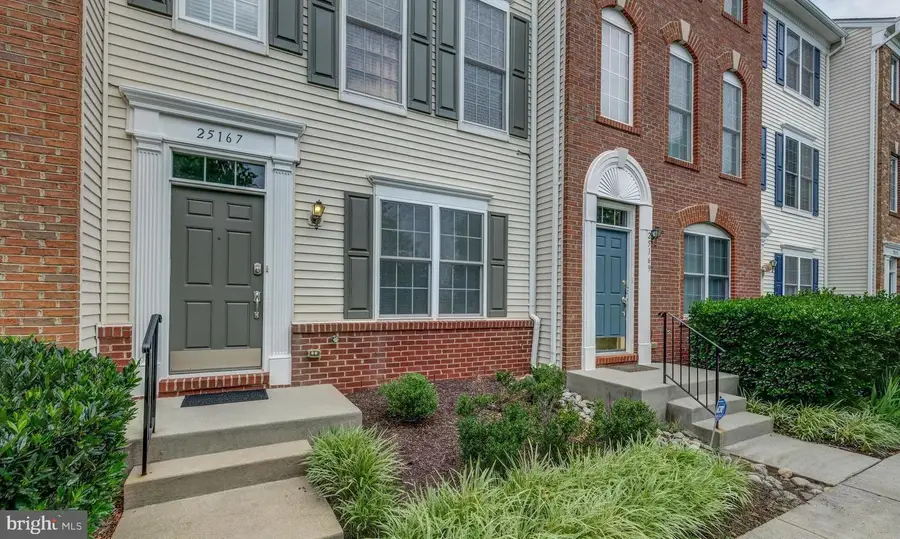 25167 Femoyer Ter, Chantilly, VA 20152 - Image #2